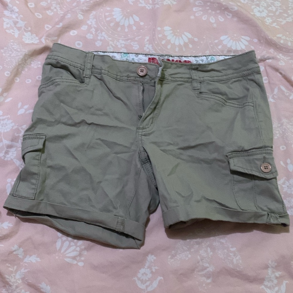 Bongo shorts size 11. Cargo shorts